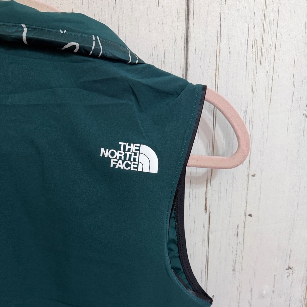 The North Face Women's Winter Warm Printed Insulated Vest - Picture 10 of 14